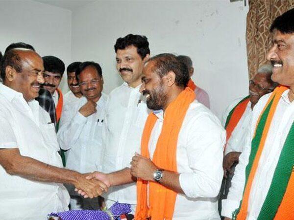 JC Diwakar Reddy Meets BJP spokes person satya kumar
