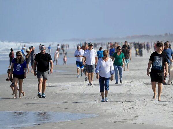 Shut-Down-Relaxation,-Crazy-Crowds-Flocked-Beaches