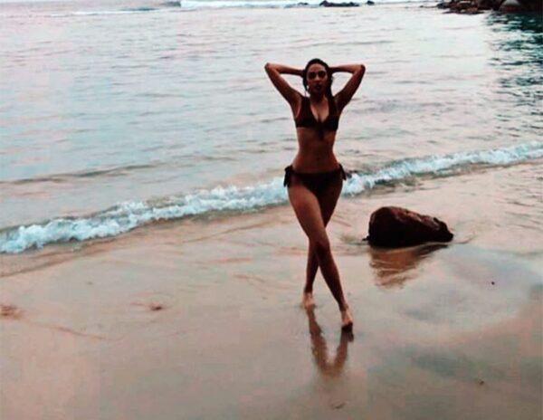 Telugu-Girl-Sobhitha-Dhulipala's-Matchless-Delightful-Shape