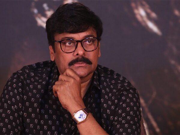 Will-Chiranjeevi-Do-The-Same-with-Ram-Charan-and-Allu-Arjun
