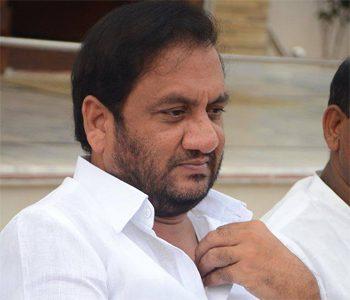 YSRCP Kovur MLA dharna at police station