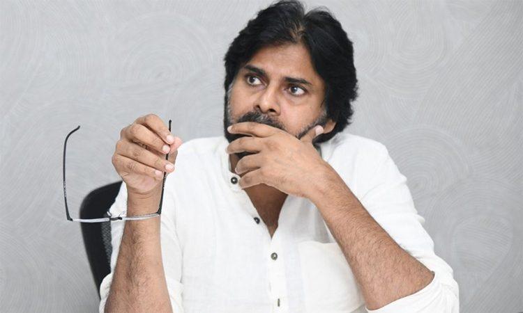 Pawan Kalyan eyes on malayalam movie Driving License