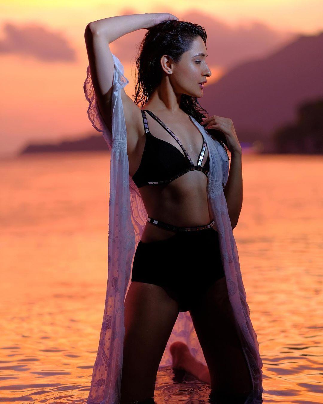Pragya Jaiswal -Hot