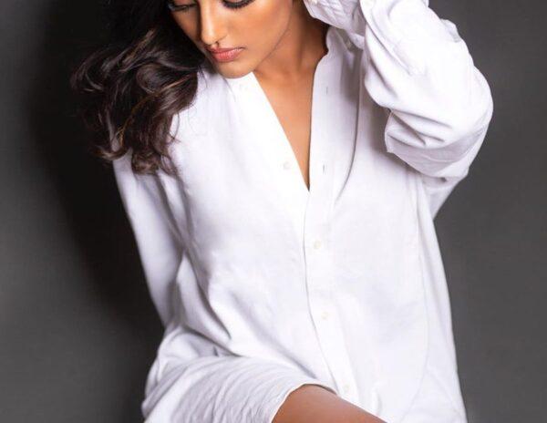 eesha-rebba-instagram-telugu-girls-thundering-shot