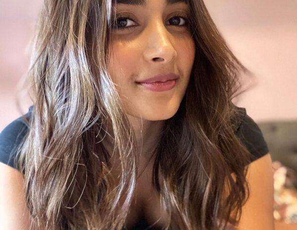 pic-talk-pooja-hegde-gives-hot-sneak-peek