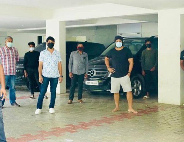 Allu-Arjun-Maintaining-Young-Gang-Like-No-One-Else!