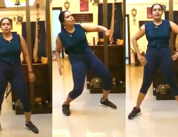 Middle-Aged Actress Pragathi Storming with Amazing Nautanki Dance