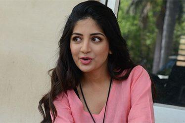 Poonam-Kaur's-Next-Level-Bitter--Resentment-on-Star-Director