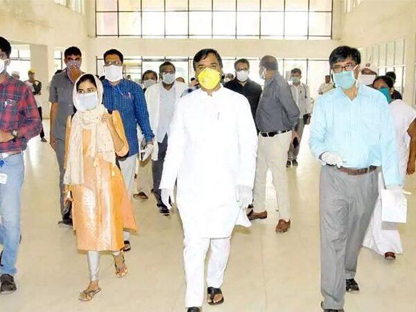 AP's-Deputy-CM-Goes-to-Hyderabad-for-Corona-Treatment