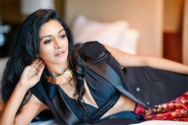 Forgotten-Actress'-Vimala-Raman-Surfaces-in-Hot-Avatar