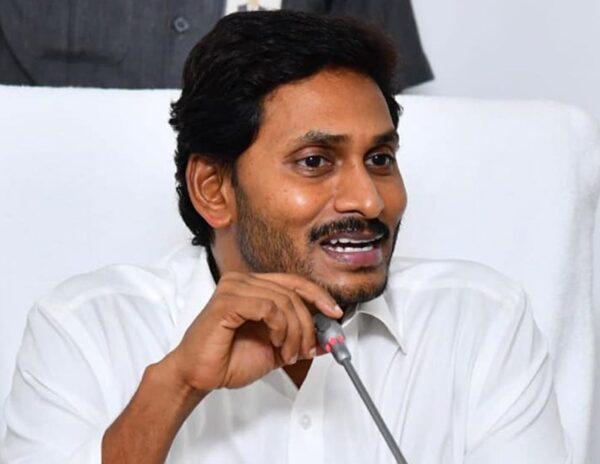 Senior-IAS-Officers-Fuming-at-Jagan's-Use-And-Throw-Policy