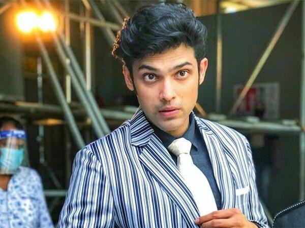 Star-Who-Flew-Down-to-Hyderabad-Tested-COVID-Positive