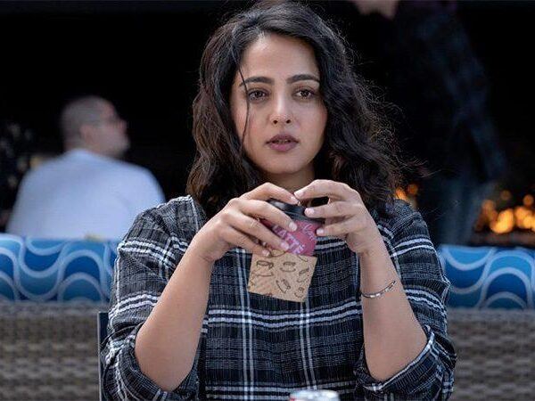 Poll-for-Anushka-Considering-Release-Options