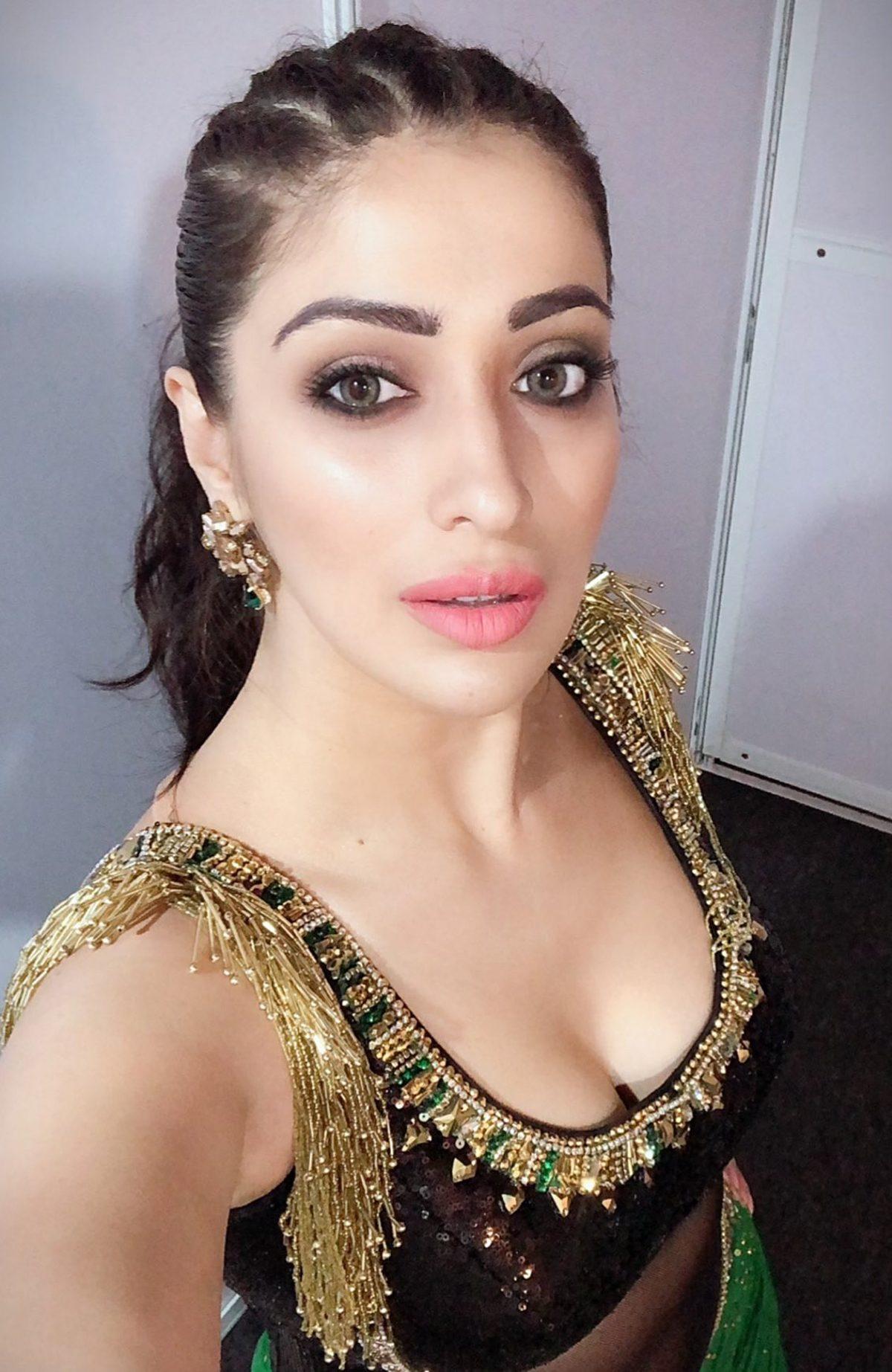 Raai - Laxmi