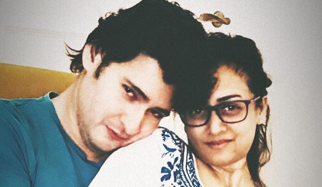 Wife Namrata Shirodkar's Love Narration, Mahesh Babu Showing Index Finger