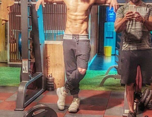 Young-Hero's-Archer-Body-Before-Prabhas'-'Adipurush'