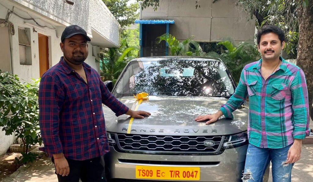 nithiin gifts range rover car to venky kudumula
