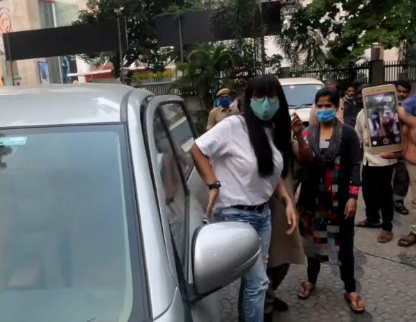 Actress Mumaith Khan At Panjjagutta Police Station