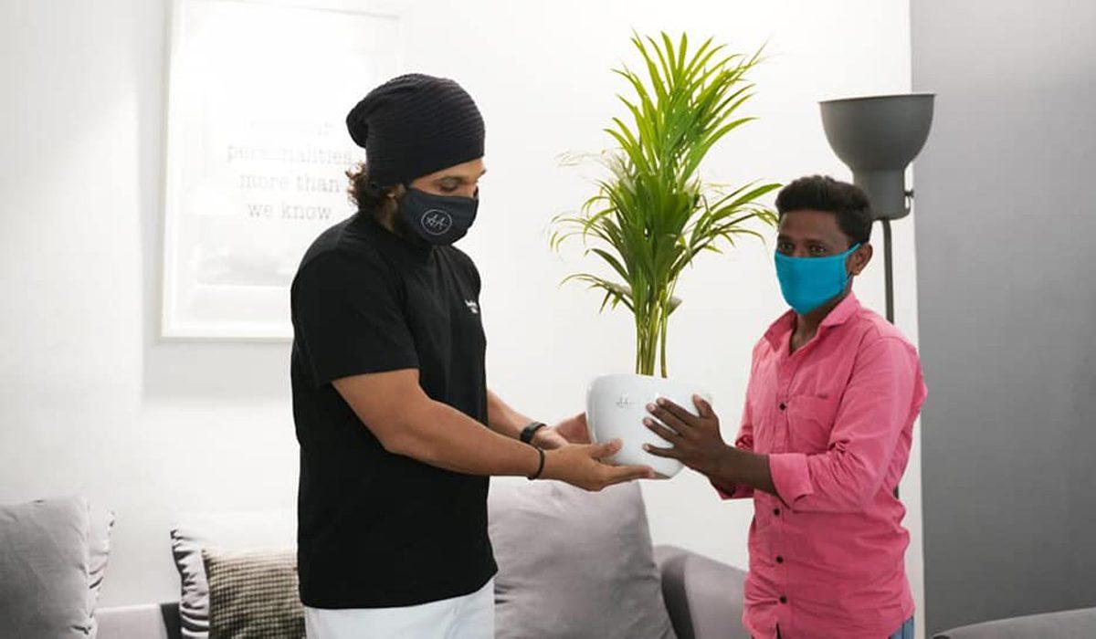 Allu Arjun Receives Fan at Office Who Travelled 200 Kms