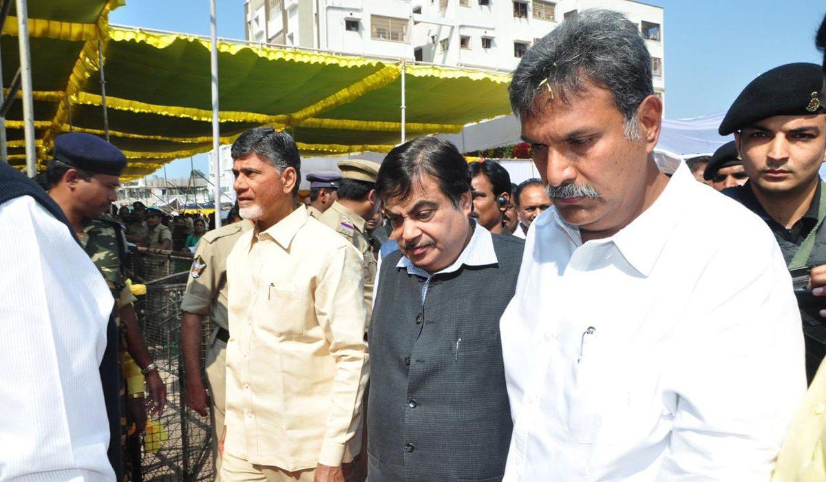 టీడీపీ ముందు ఎగిరిపడినా వైకాపా బీజేపీ ముందు ఆ సాహసం చెయ్యడం లేదు