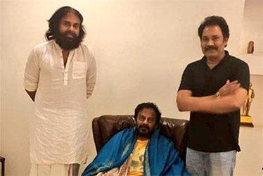 Pawan-Kalyan-Personally-Felicitates-Telangana-Architect