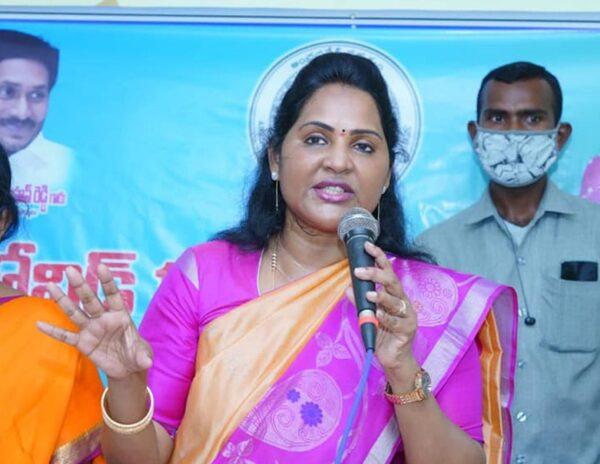 allegations-against-tadikonda-ysrcp-mla-undavalli-sridevi