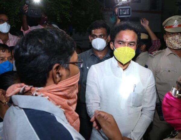 bjp kishan reddy fires on ghmc commissioner lokesh kumar