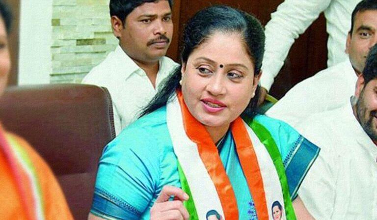 vijayashanti may join bjp