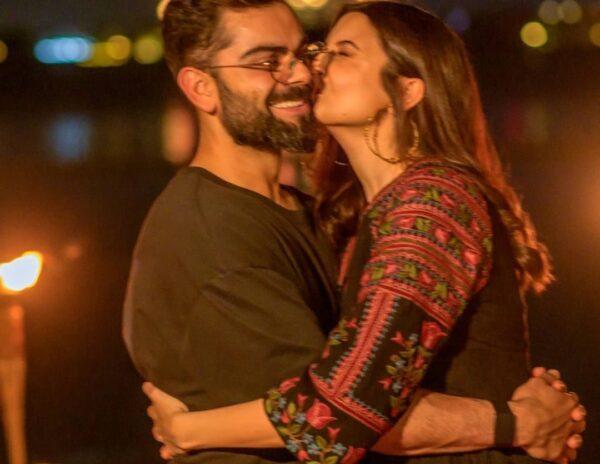 Anushka-Sharma-Kissing-Virat-Kohli-