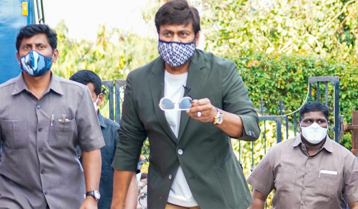 Pic Talk: Megastar's Dashing Look