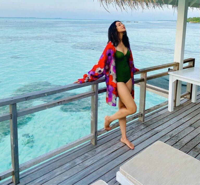 Rakul Preet Comes Back with Inexplicable Super Hotness