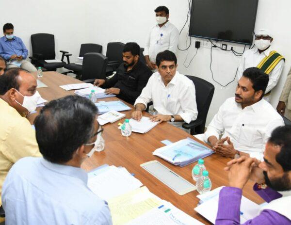 YS Jagan and ministers no mask