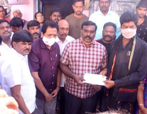 Megastar Chiranjeevi donated one lakh rupees to his fan B Shekar daughter marriage 