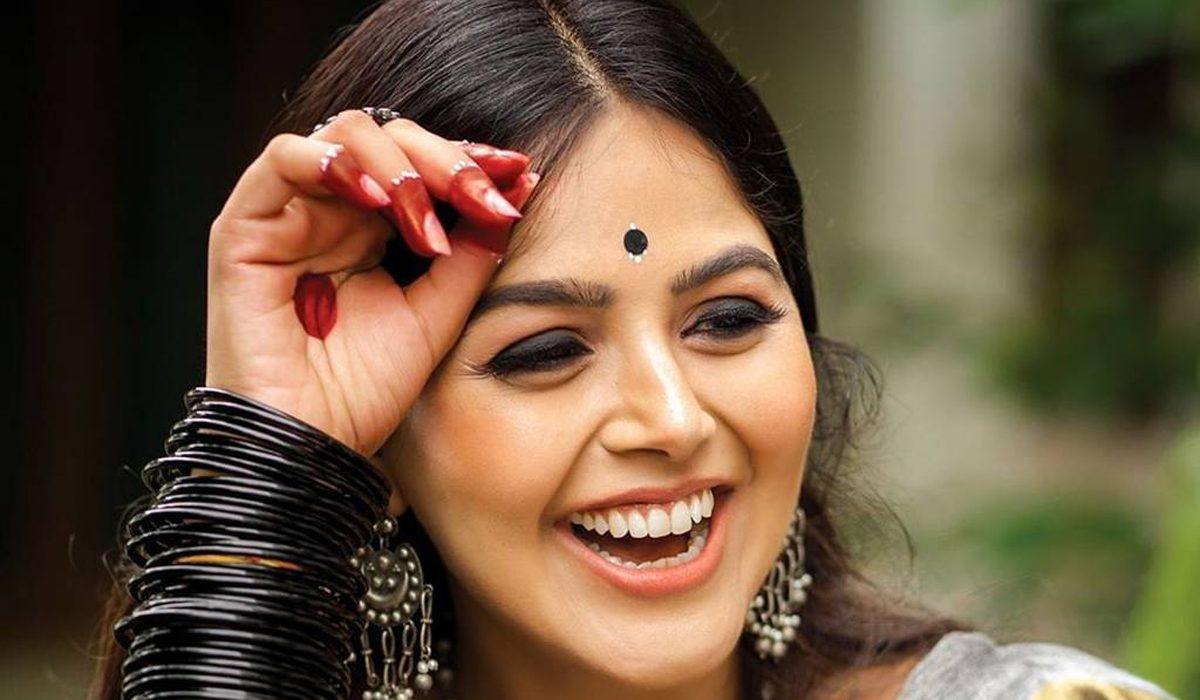 monal-gajjar item song in bellamkonda srinivas movie