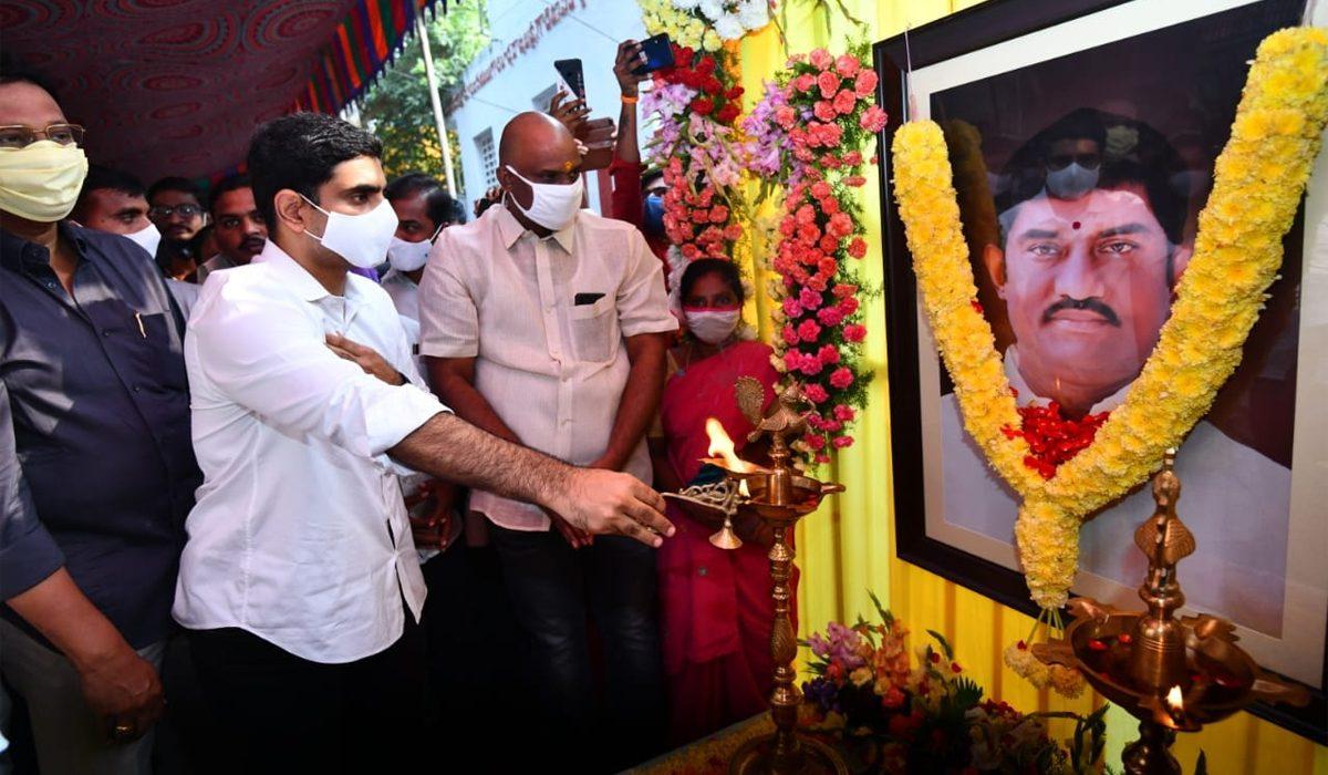 రైట్ ట్రాక్ లో లోకేష్... కార్యకర్తలు ఫిదా!