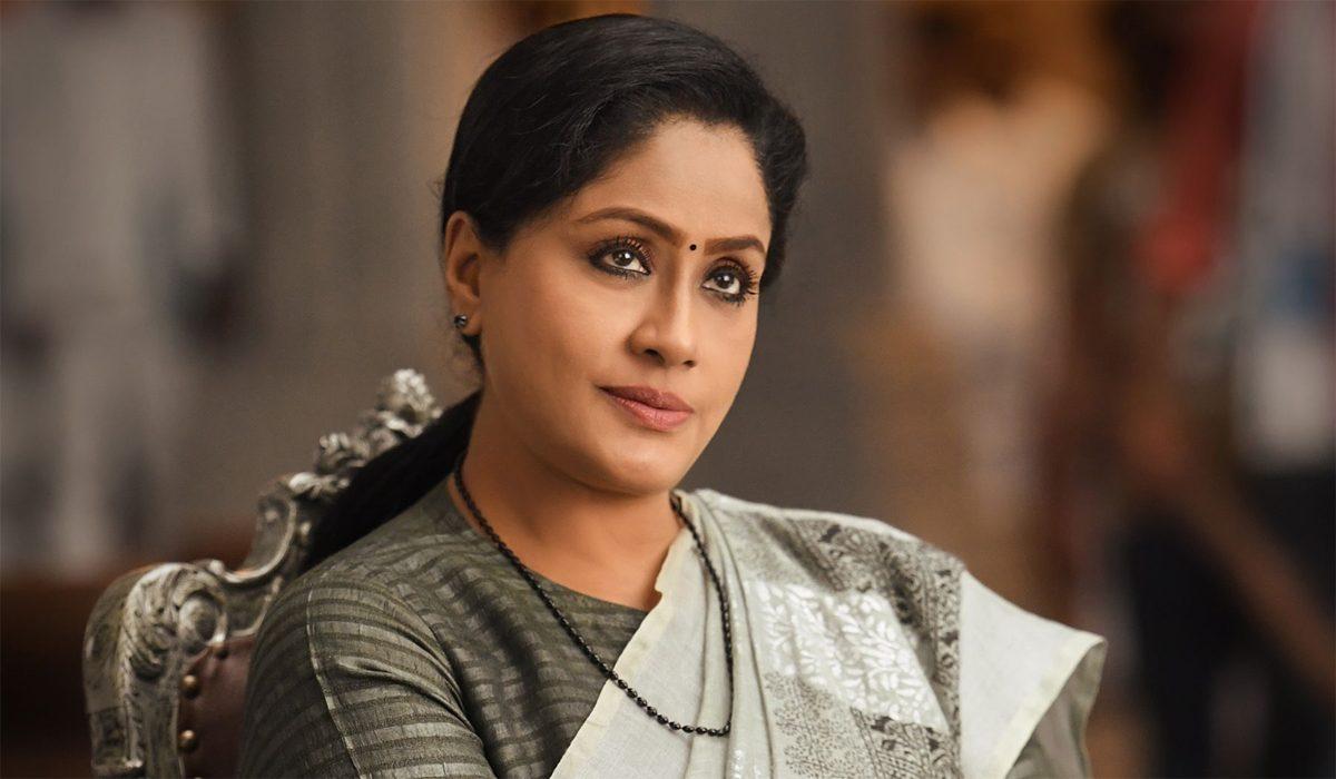 vijaya shanti full time politics