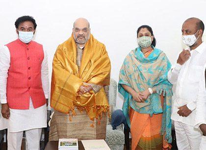 vijayashanthi-joins-bjp