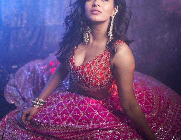 Actress-Drooling-Over-Her-Sensuous-Self