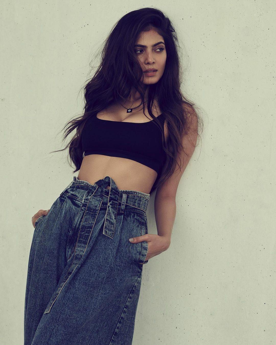 Pic Talk: Master Girl Sparkles in Baggy Jeans
