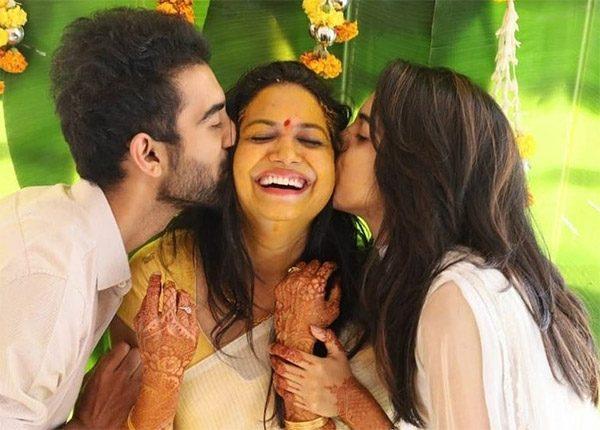 Singer-Sunitha's-Bridal-Bath-with-Son-&-Daughter-Kissing
