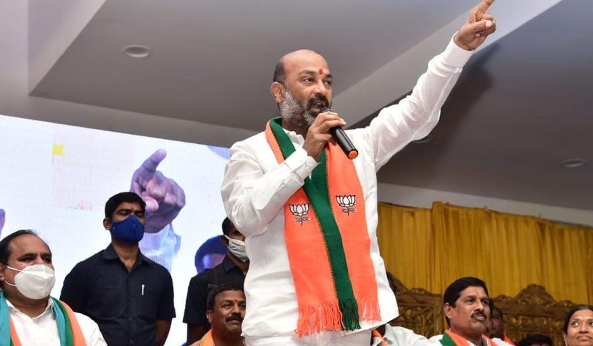 బైబిల్... భగవద్గీత అయ్యింది ఇప్పుడు రామ్... రోమ్ వంతు