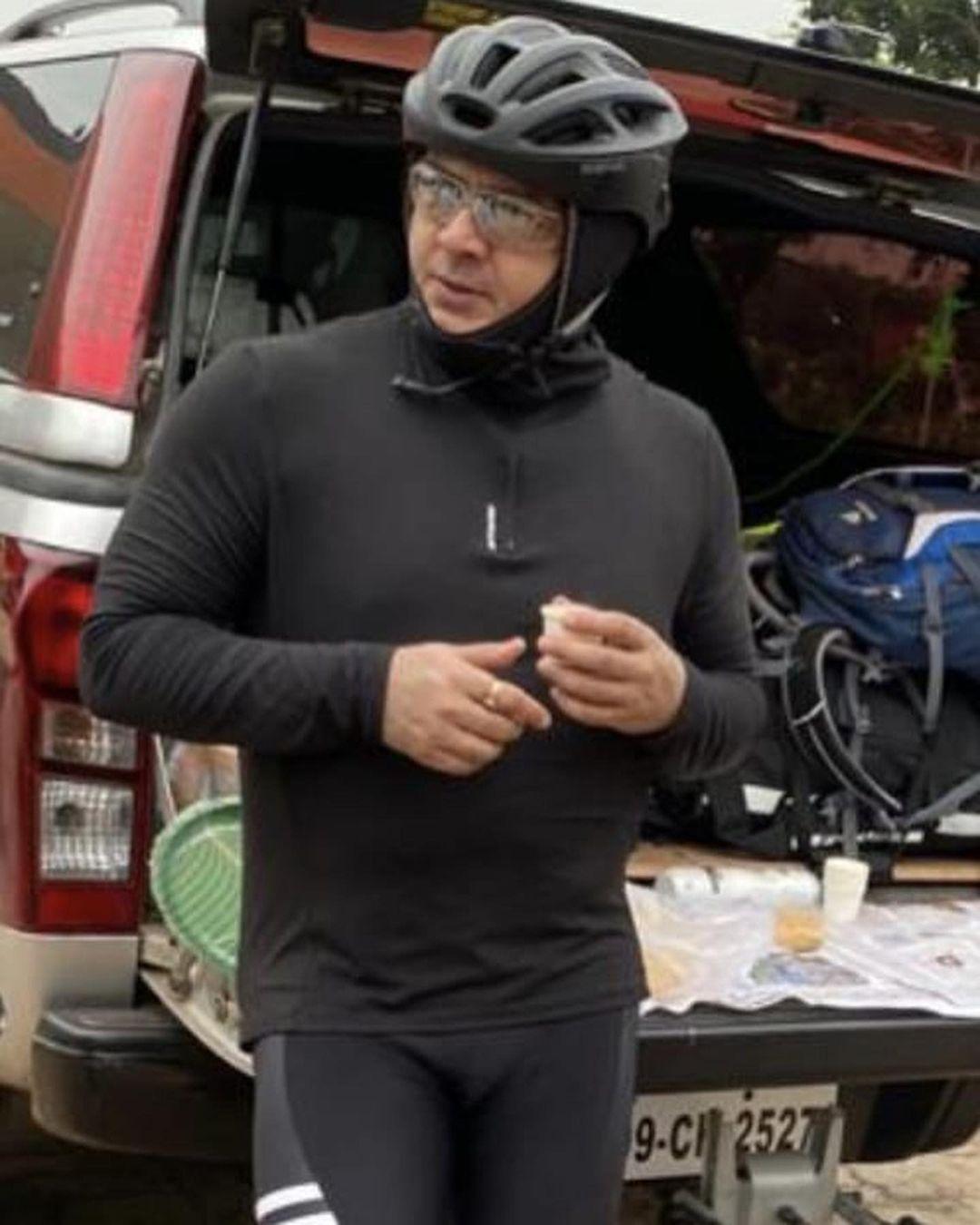 Ajith Kumar Cycling in Hyderabad - (5)