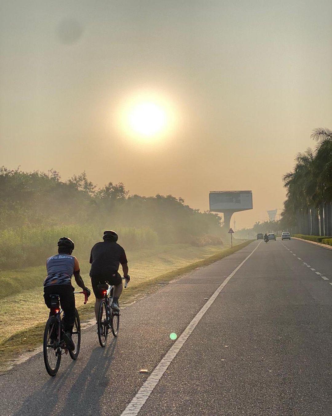 Ajith Kumar Cycling in Hyderabad - (5)