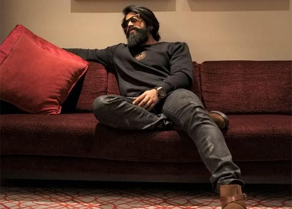 Is KGF: Chapter 2 Getting Royal, Baahubali 2 Treatment?