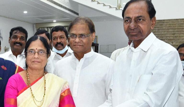 KCR Making PV Narasimha Rao's Daughter Surabhi Vani Devi A Scapegoat?