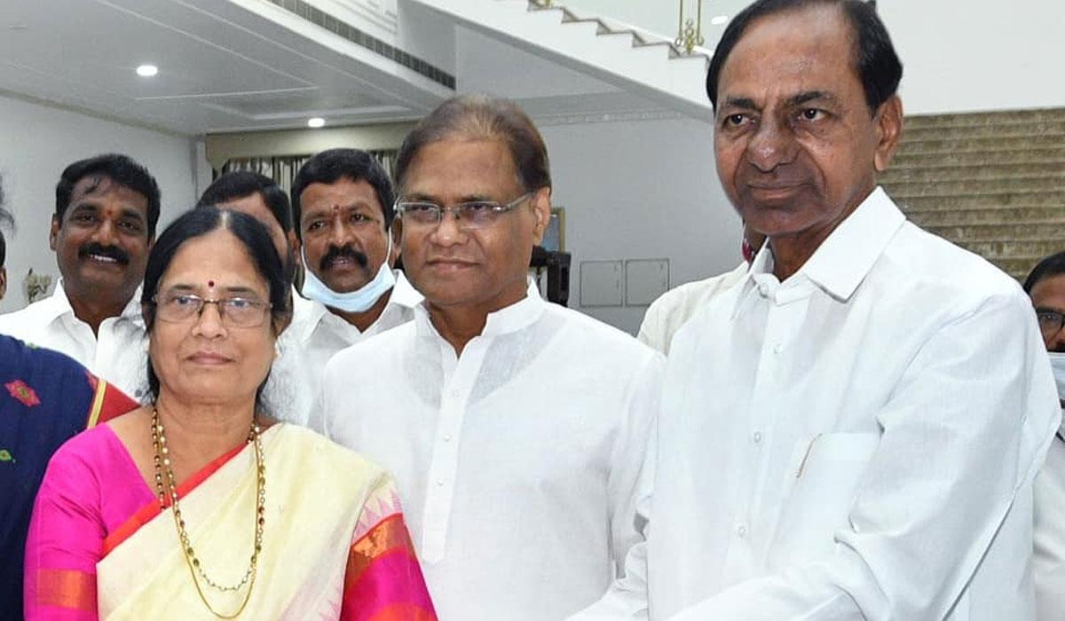 KCR Making PV Narasimha Rao's Daughter Surabhi Vani Devi A Scapegoat?