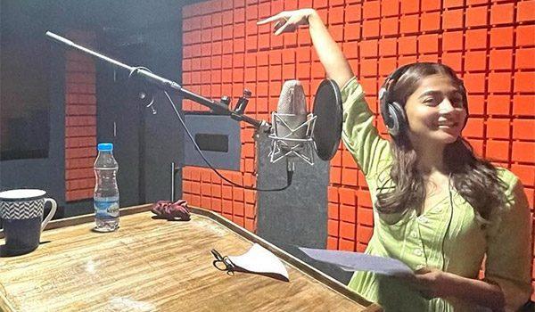 Pooja-Hegde's-Dubbing-Revivies-'Radhe--Shyam'-Buzz