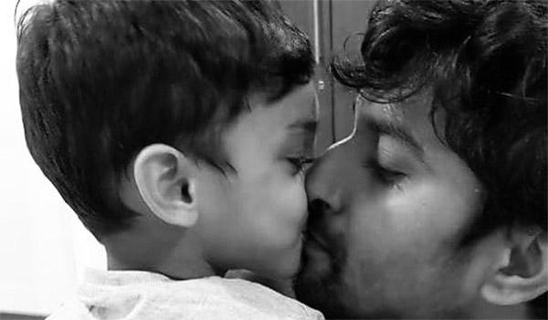 Nani's Too Adorable Kiss on His Lips