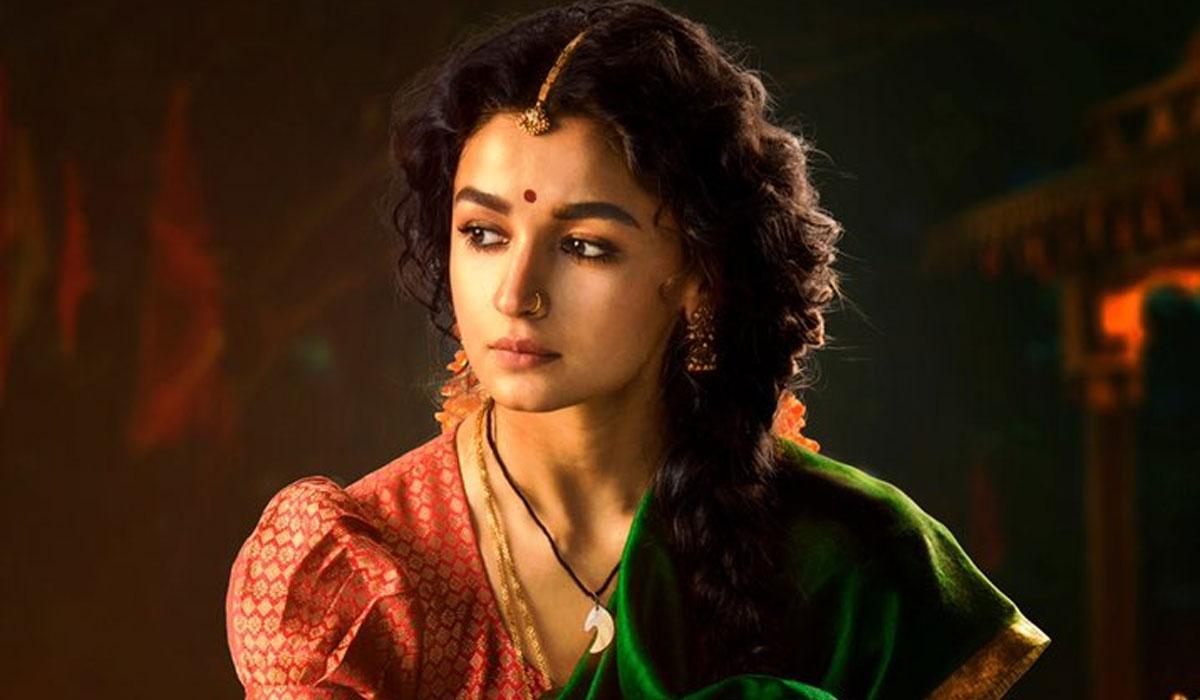 Pic Talk: A Classic Beauty From RRR