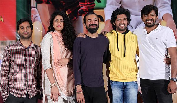 ఆ డైరెక్టర్ కు థియేటర్ లో విజిల్స్... అరుపులు